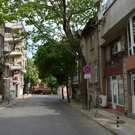 Central Square Apartmán *
